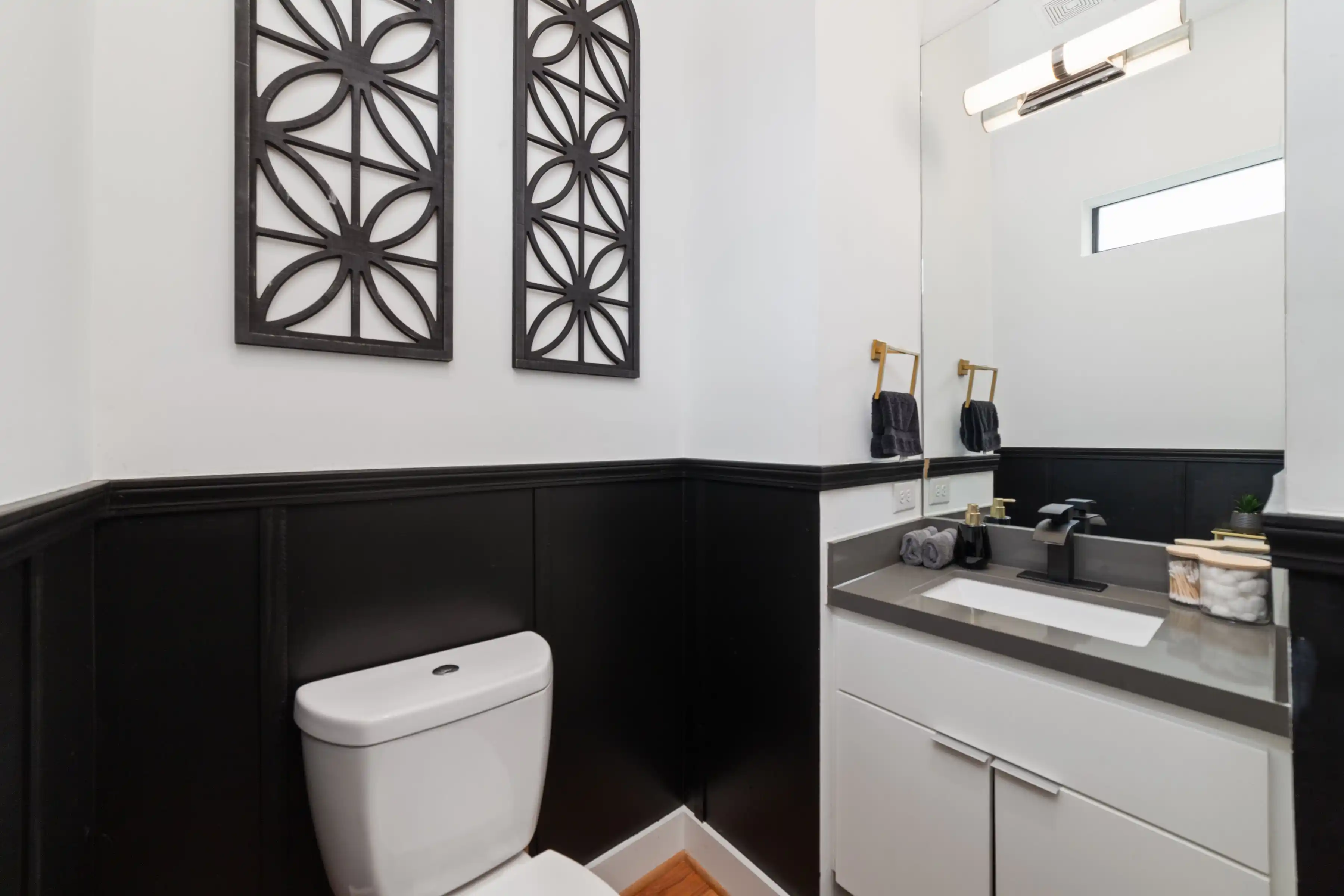 H-town City View - Image 11