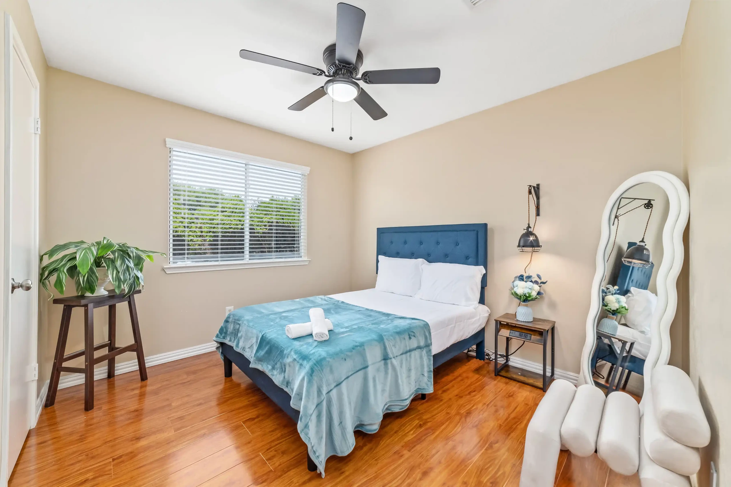 HayDay Farmhouse - Image 9