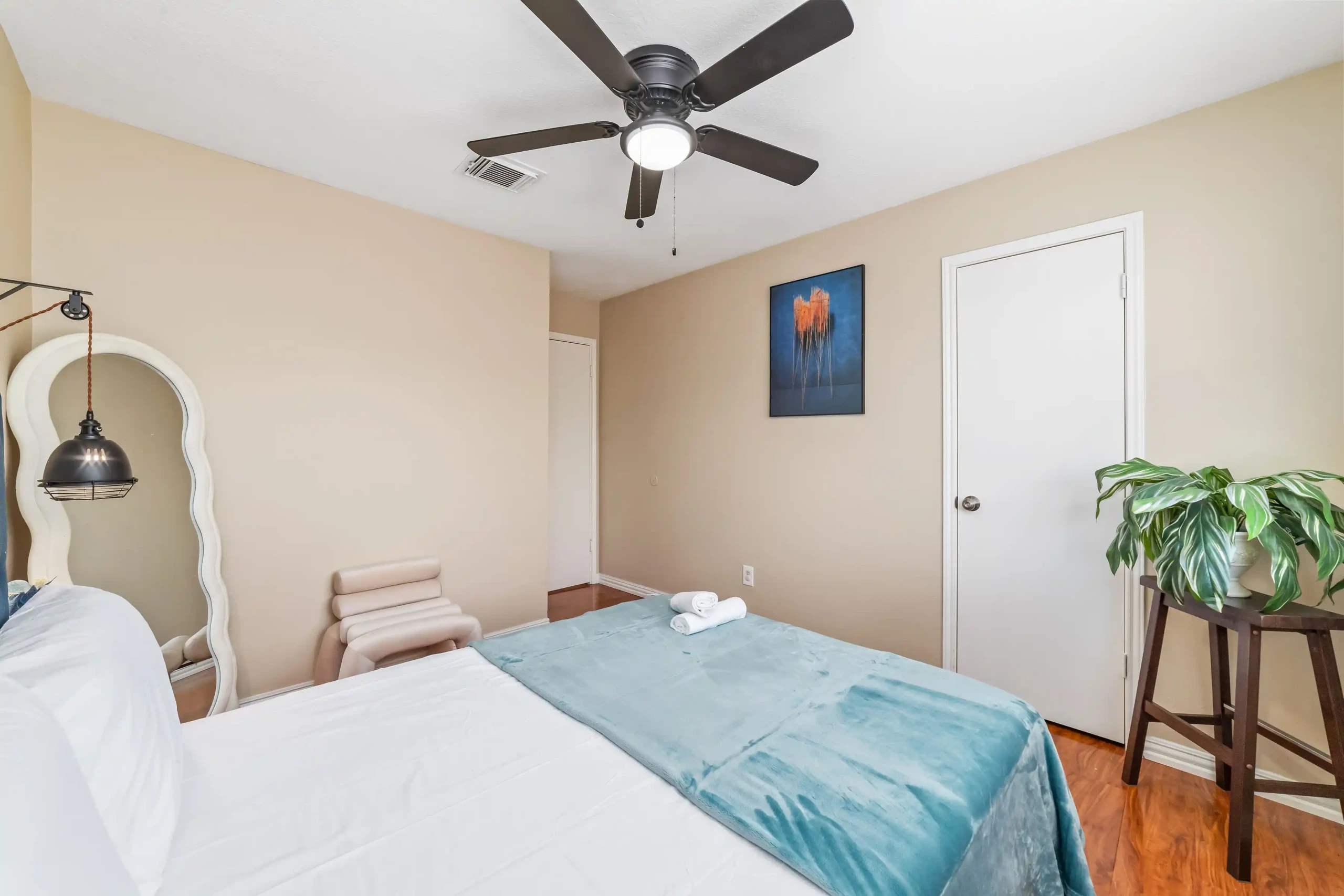 HayDay Farmhouse - Image 10