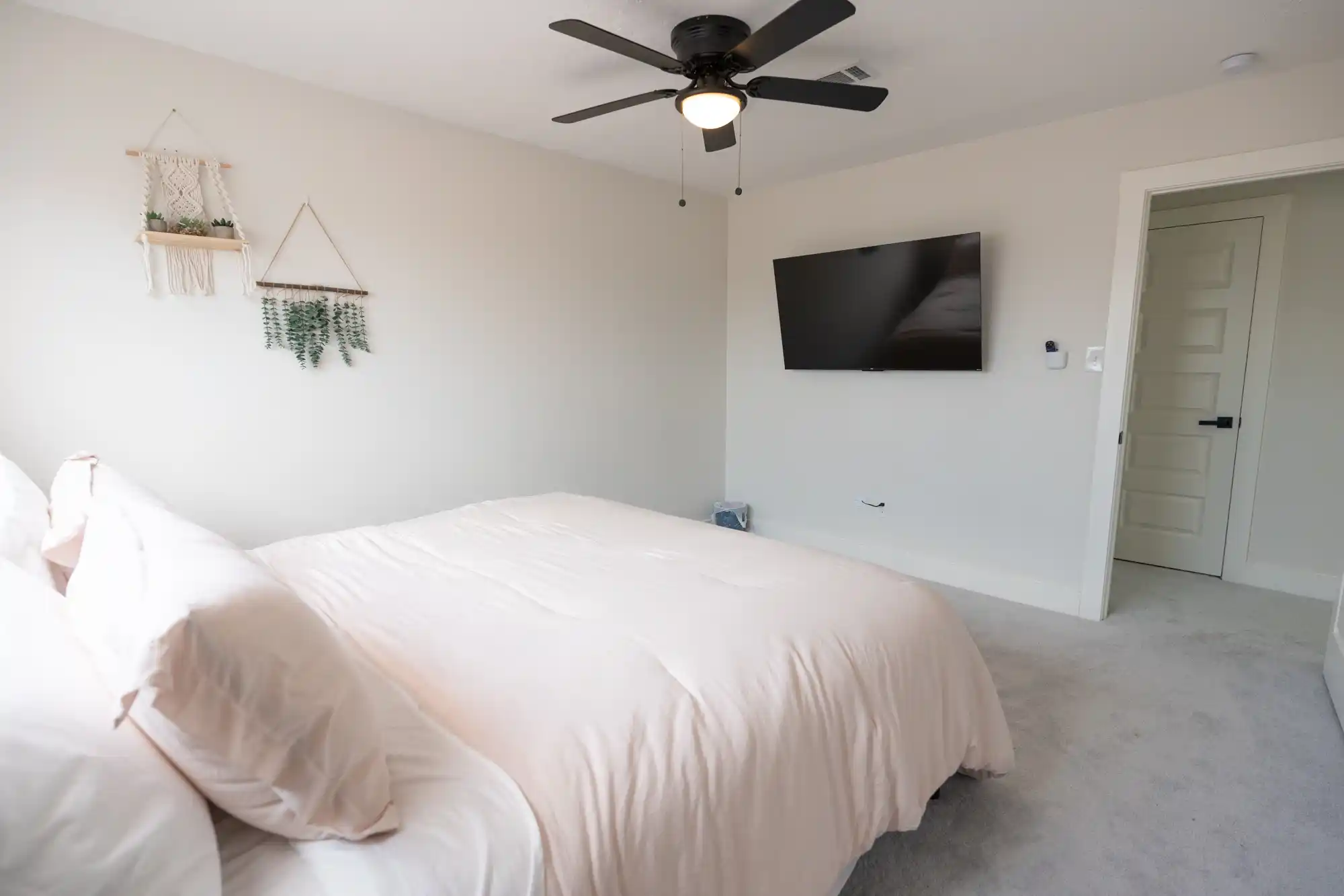 Houston Oasis - Image 12