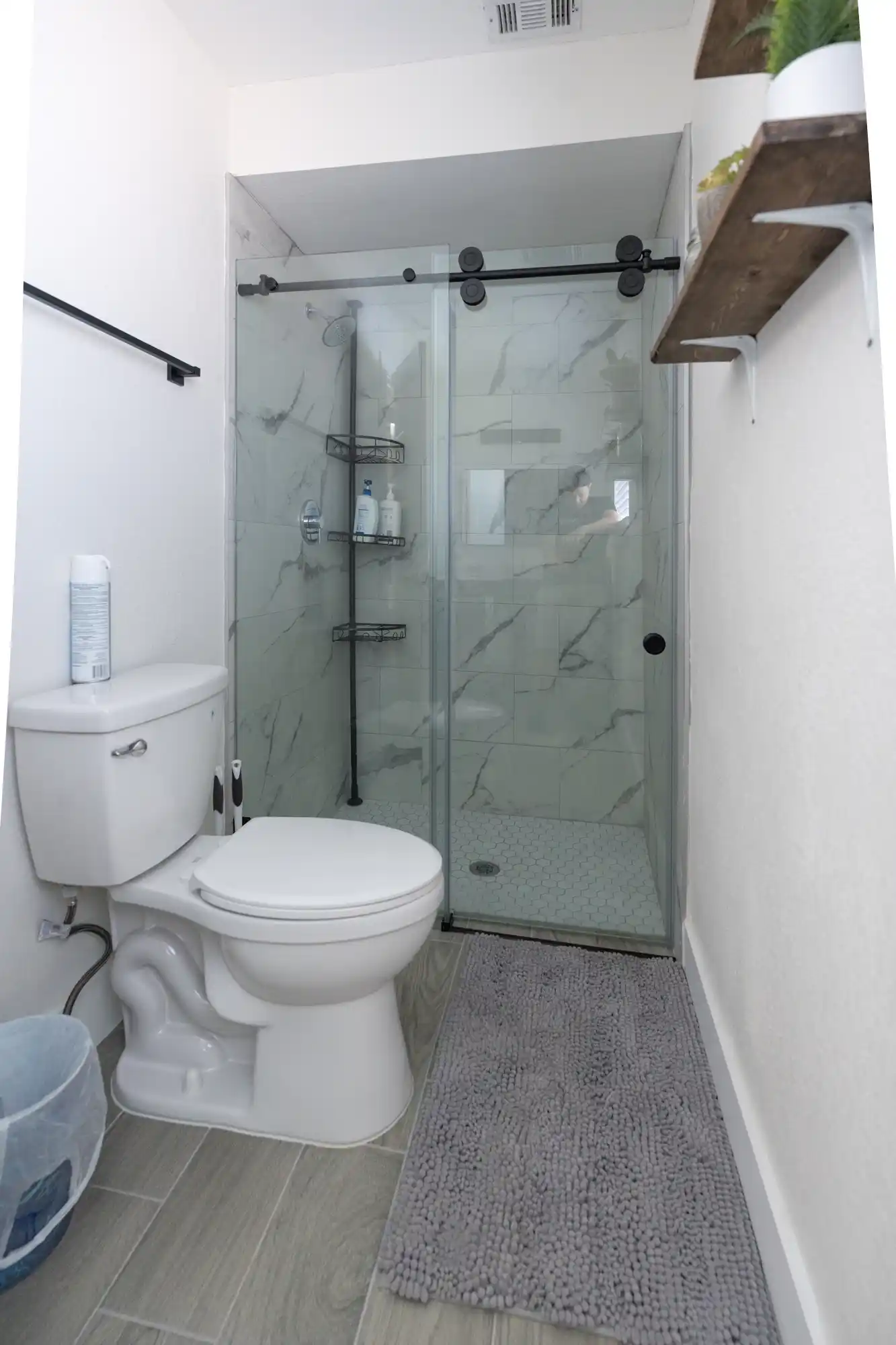 Houston Oasis - Image 8