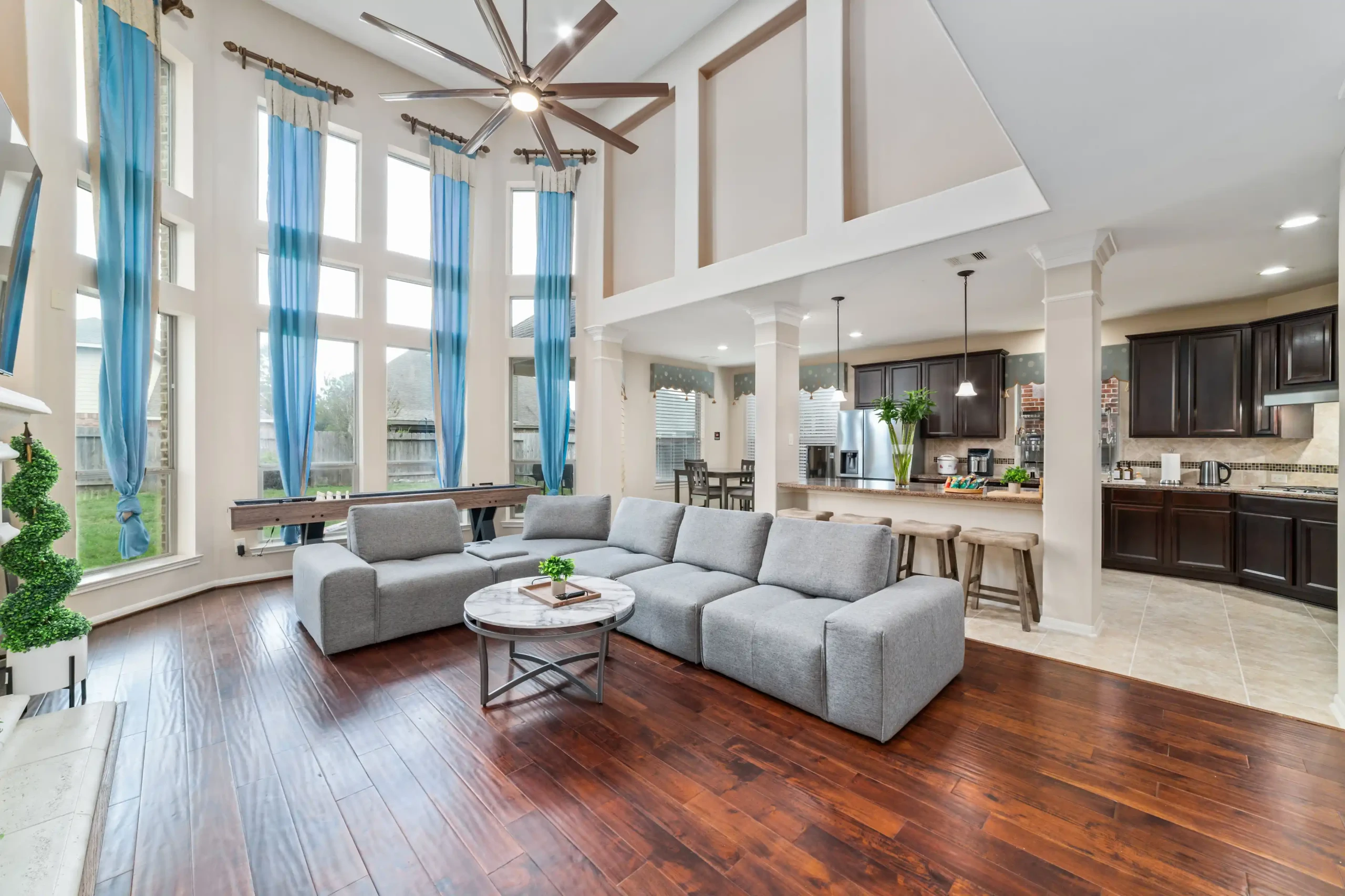 Lavish Home - Image 12