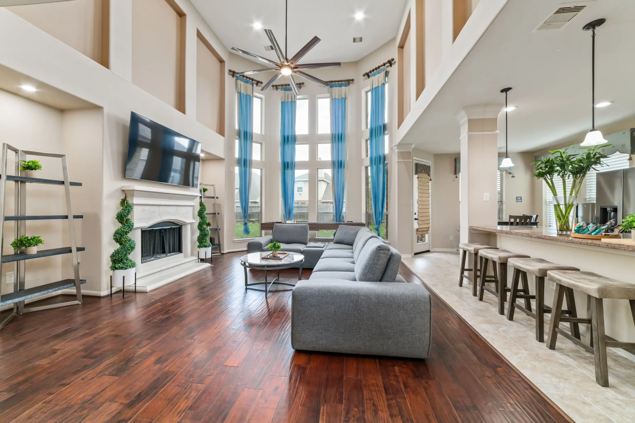 Lavish Home - Image 8