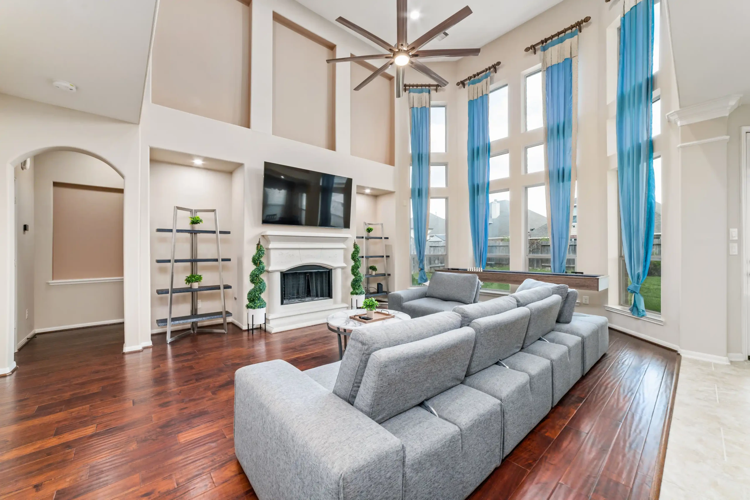 Lavish Home - Image 9