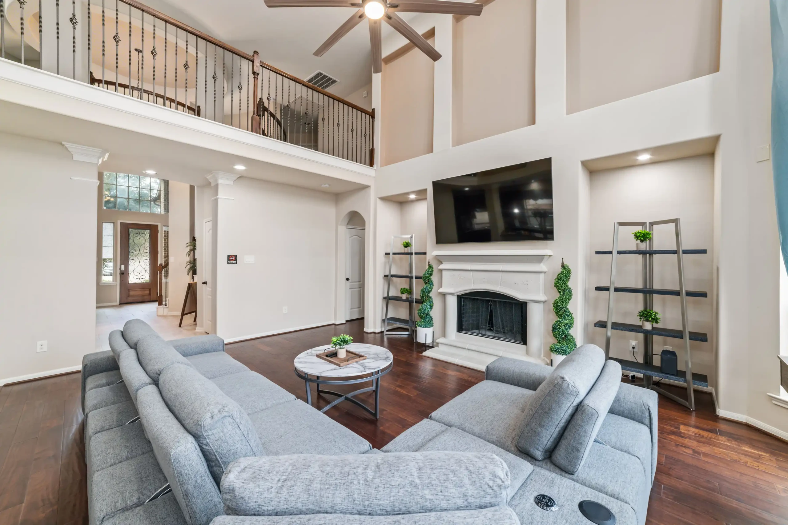 Lavish Home - Image 10