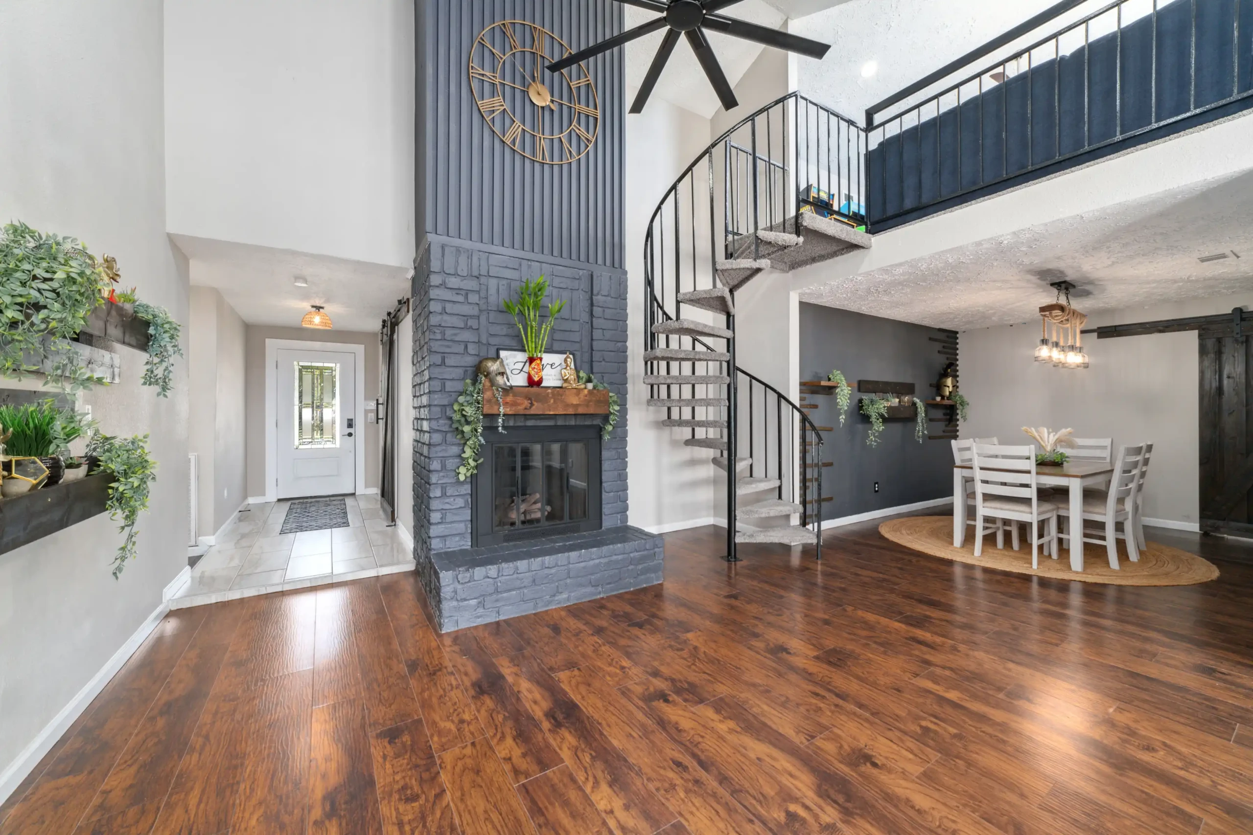 Luxurious Hideaway - Image 11