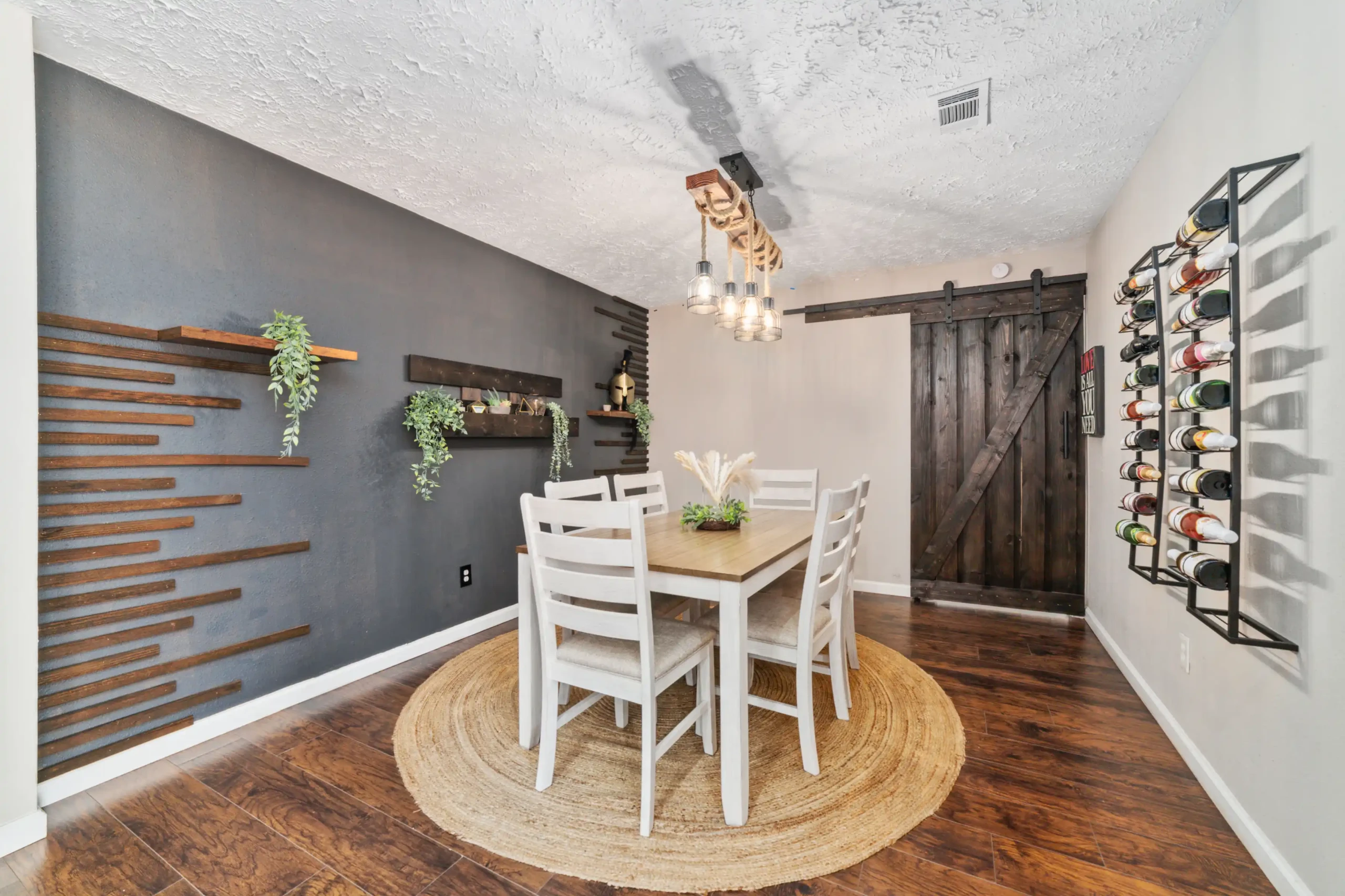 Luxurious Hideaway - Image 12