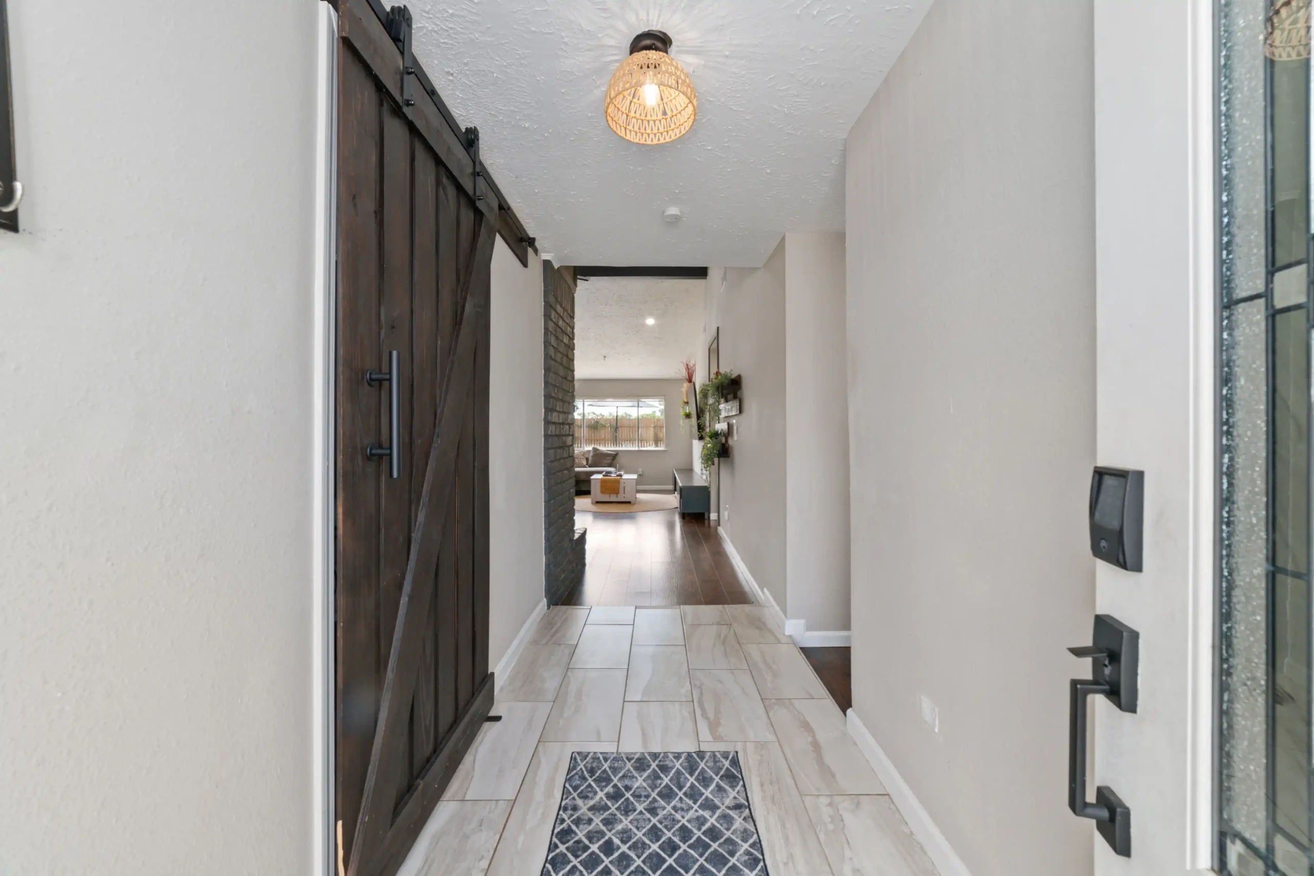 Luxurious Hideaway - Image 3