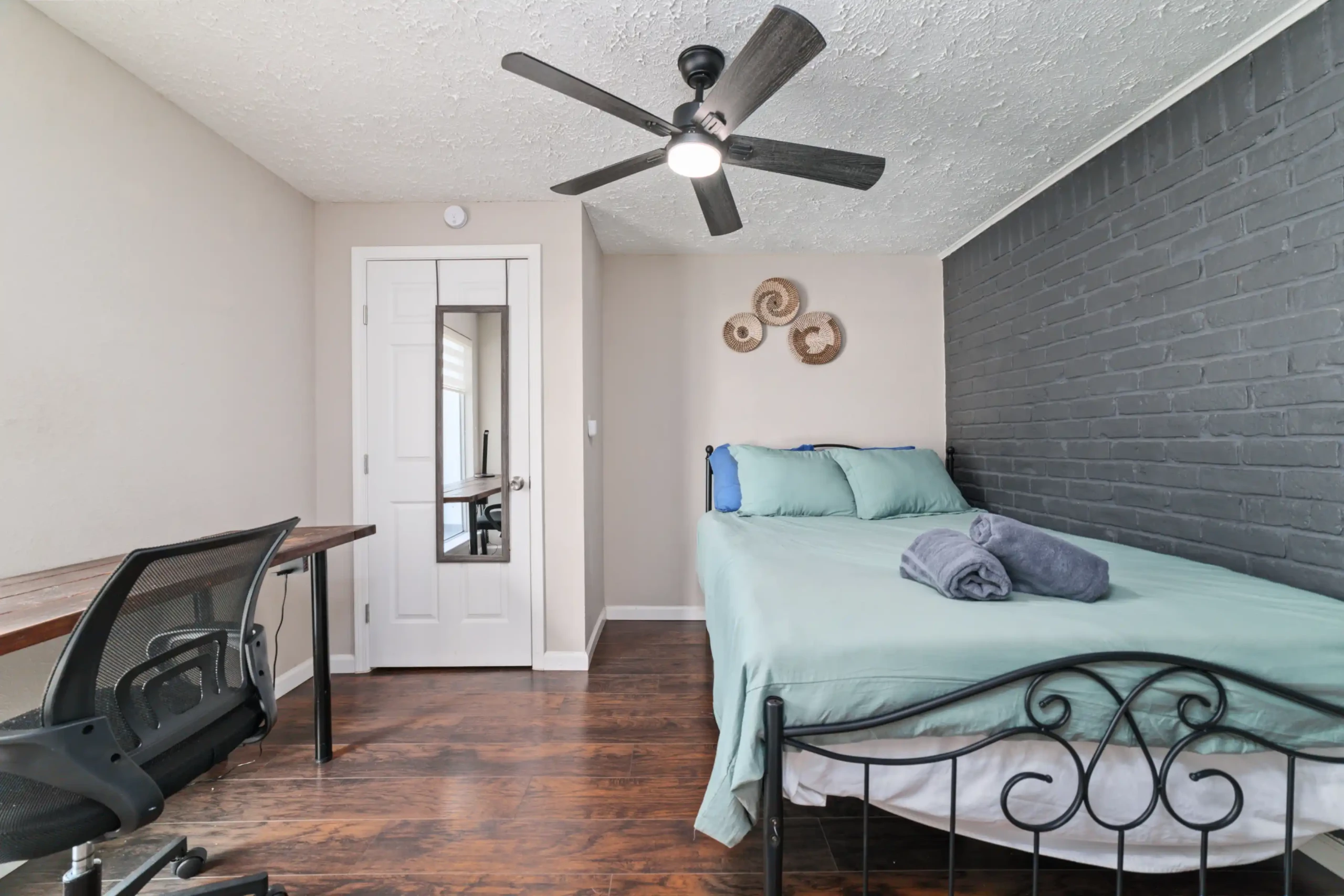 Luxurious Hideaway - Image 4