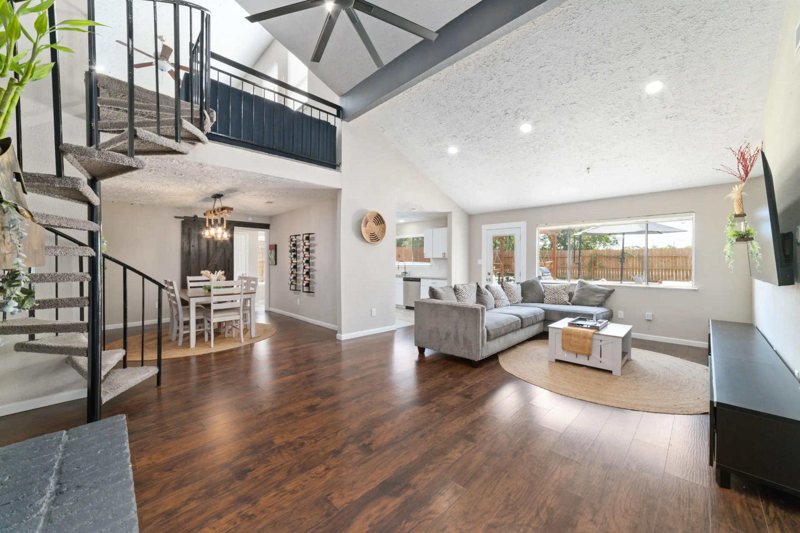 Luxurious Hideaway - Image 6